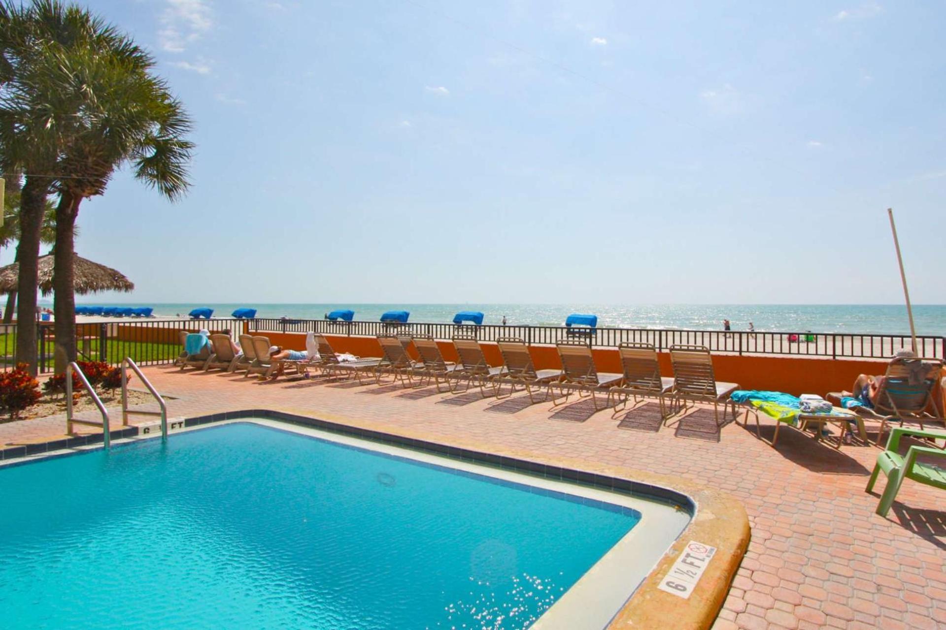 100 - Las Brisas Сант Пит Бич Экстерьер фото